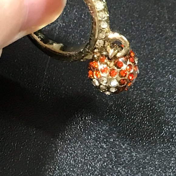 Gold Tone Ring with Rhinestones, size 7 1/2 - Picture 4 of 8